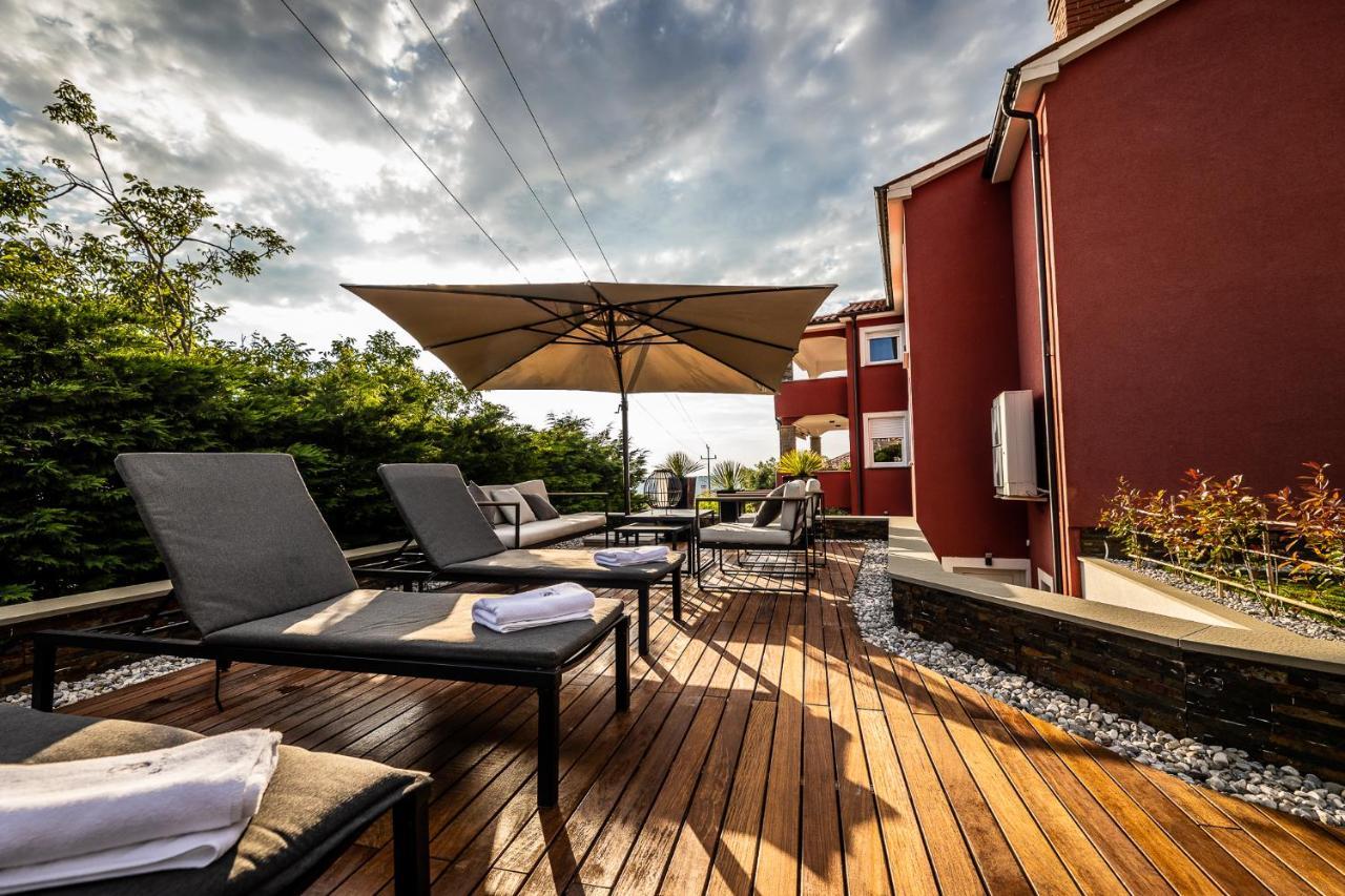 Villa Sunset Pool & Spa Apartments Згорнье-Шкофье Экстерьер фото